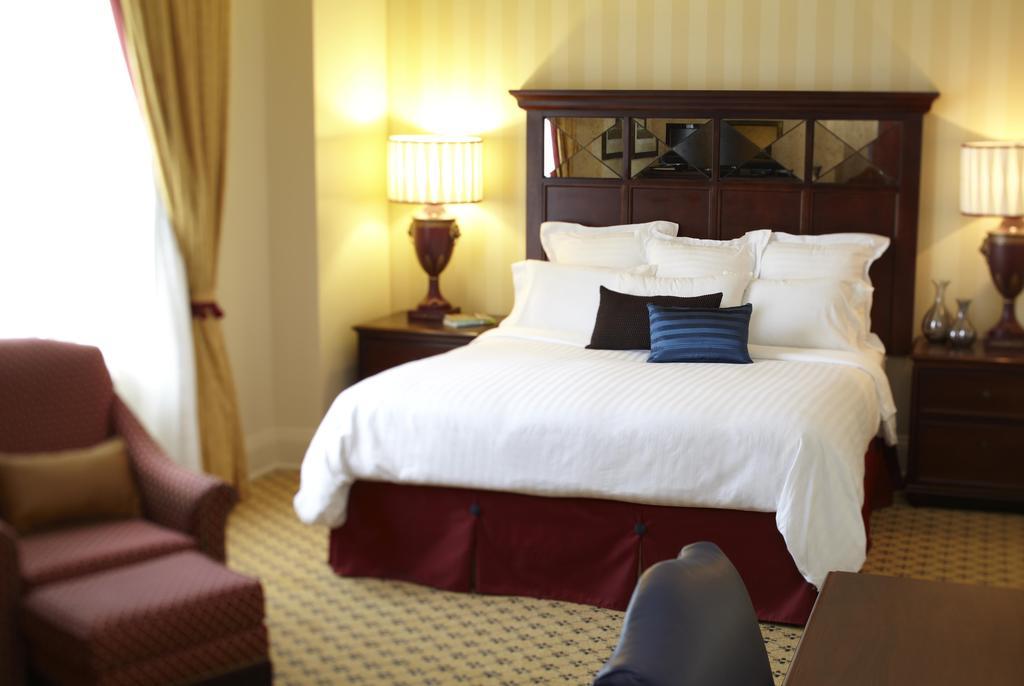 The Battle House Renaissance Mobile Hotel & Spa Bagian luar foto